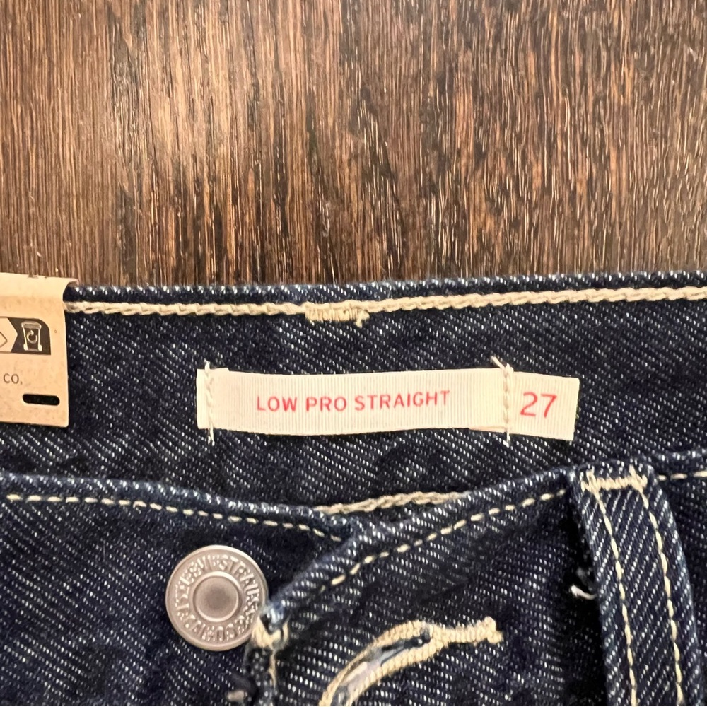 Levi's Low Pro Straight Jeans Womens 27 NWT Dark Wash Indigo 90s Baggy Y2K - Picture 3 of 9